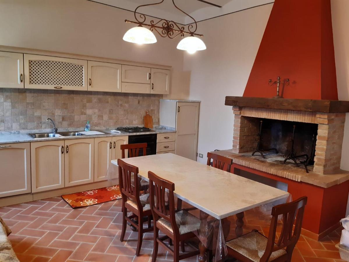 Agriturismo La Valle Della Lavanda - Podere Mezzastrada Fauglia ห้อง รูปภาพ